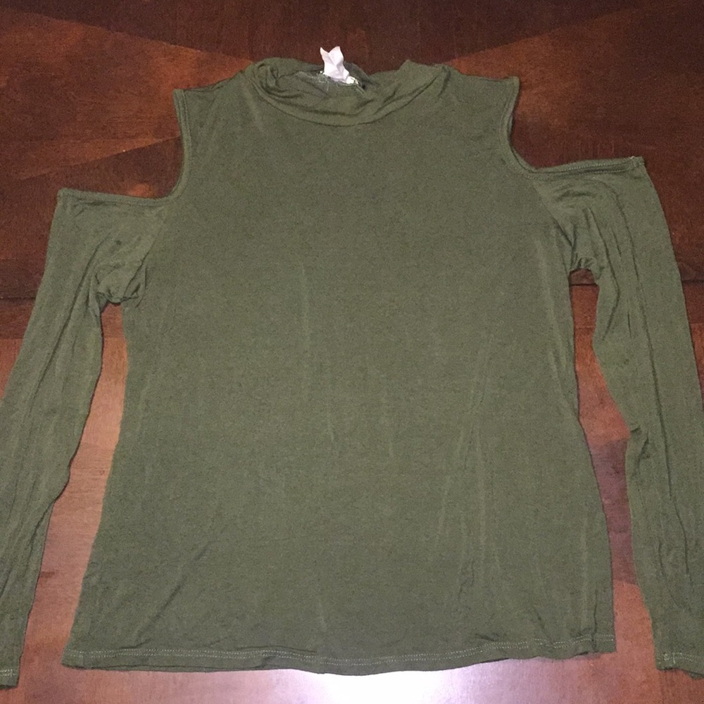 Cold shoulder top